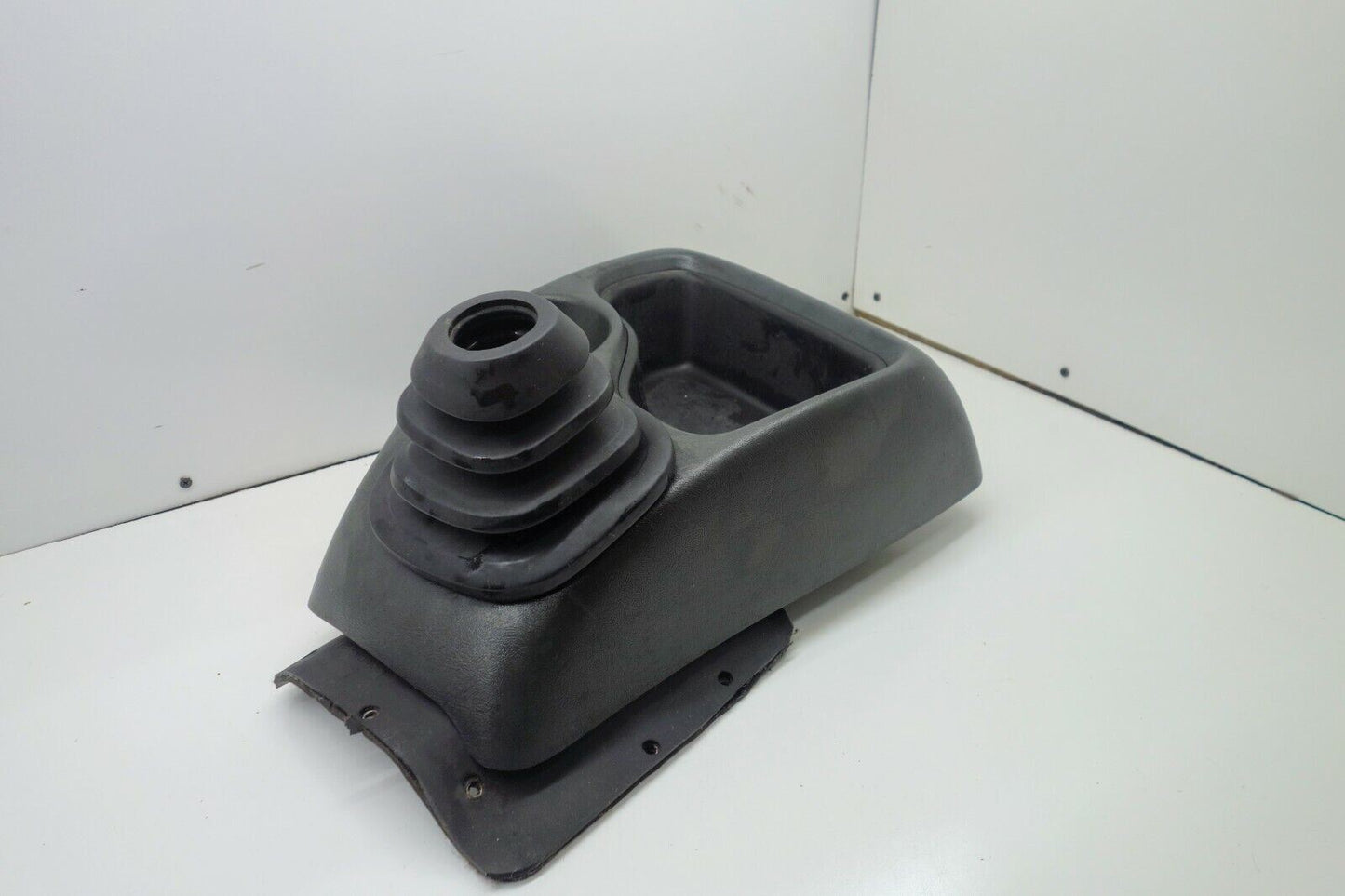 OEM Short Center Console for Manual Trans in Graphite for 1998-2004 Chevy S10 GMC Sonoma and more