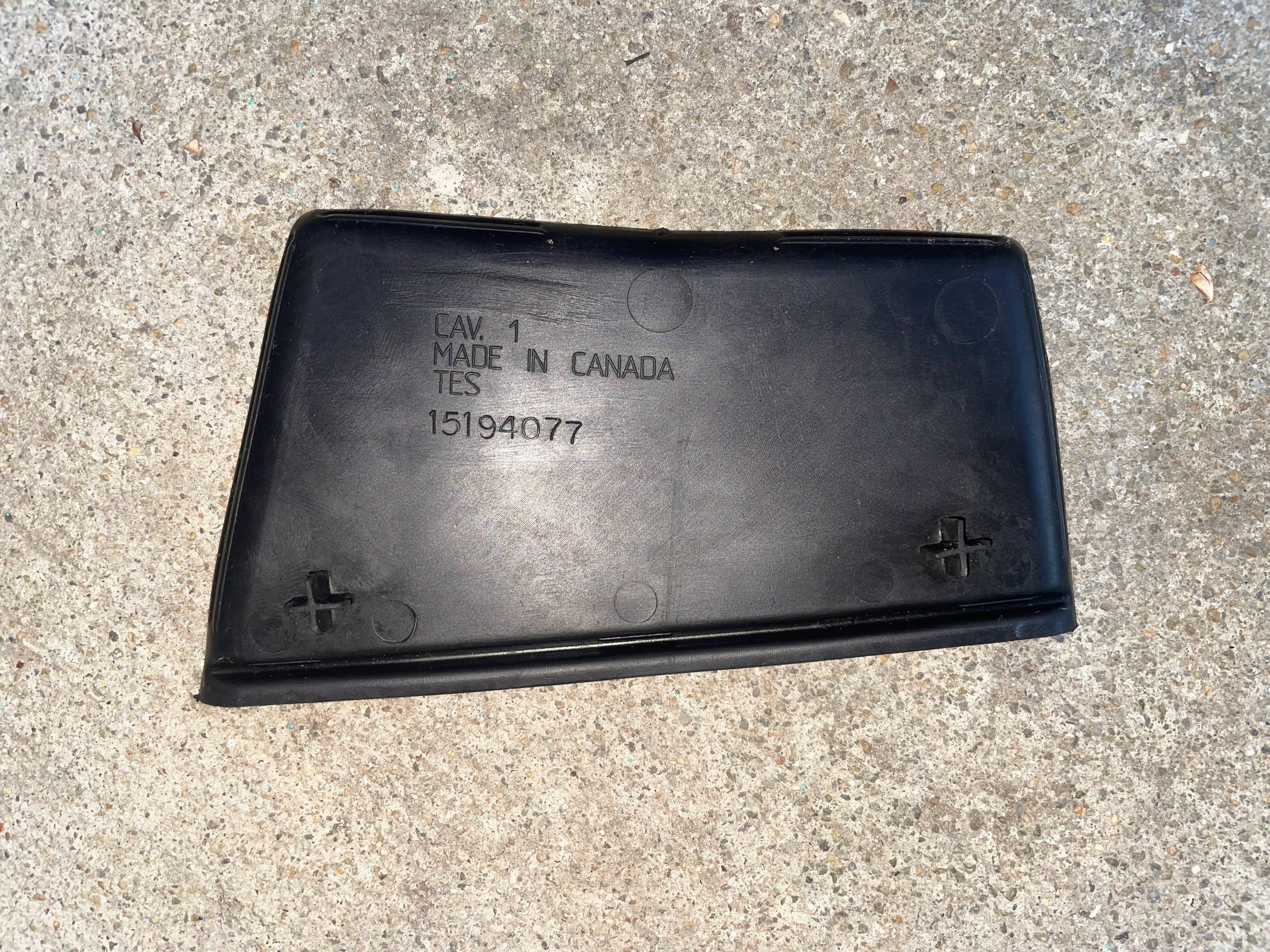 thumbnail image 2 of GM Genuine OEM Center Console Rubber Insert Mat – Fits Silverado Tahoe Avalanche Yukon 2003-2006 (Black) 2 of 4