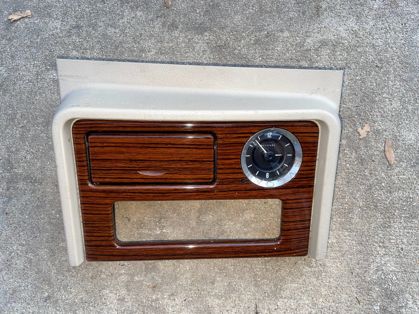 OEM Center Console Front Bin Woodgrain Trim with Clock in Light Beige for 2003-2006 Cadillac Escalade