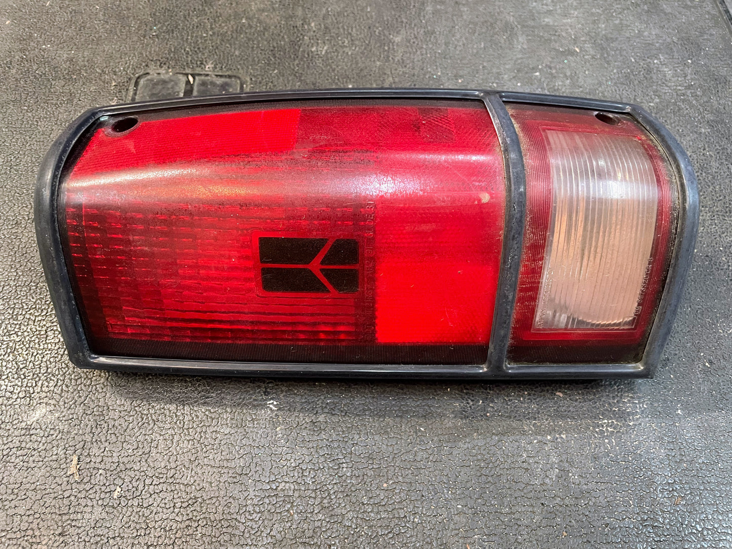 OEM Pair of Tail Lights Lamp Lens for 1991 - 1994 Oldsmobile Bravada