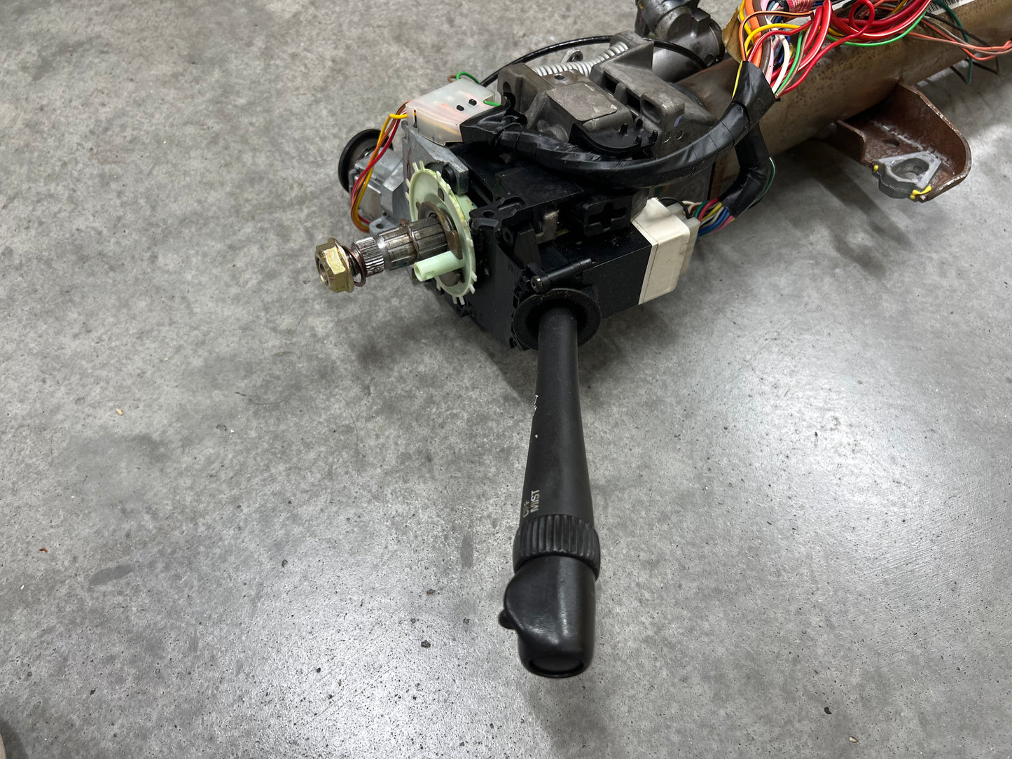 OEM Steering Column w/KEY for 2000-2002 GM Full Size Trucks