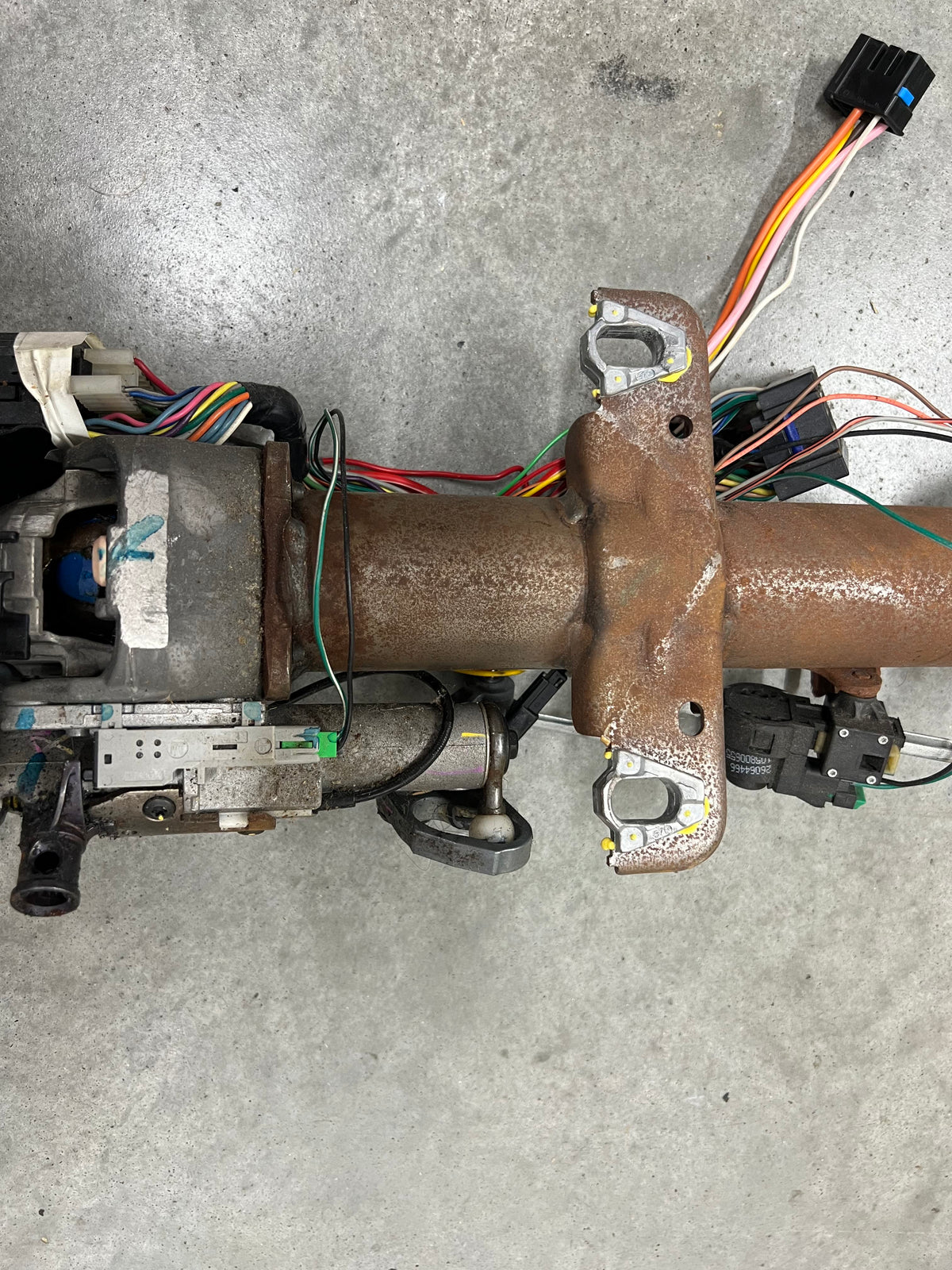 OEM Steering Column w/KEY for 2000-2002 GM Full Size Trucks