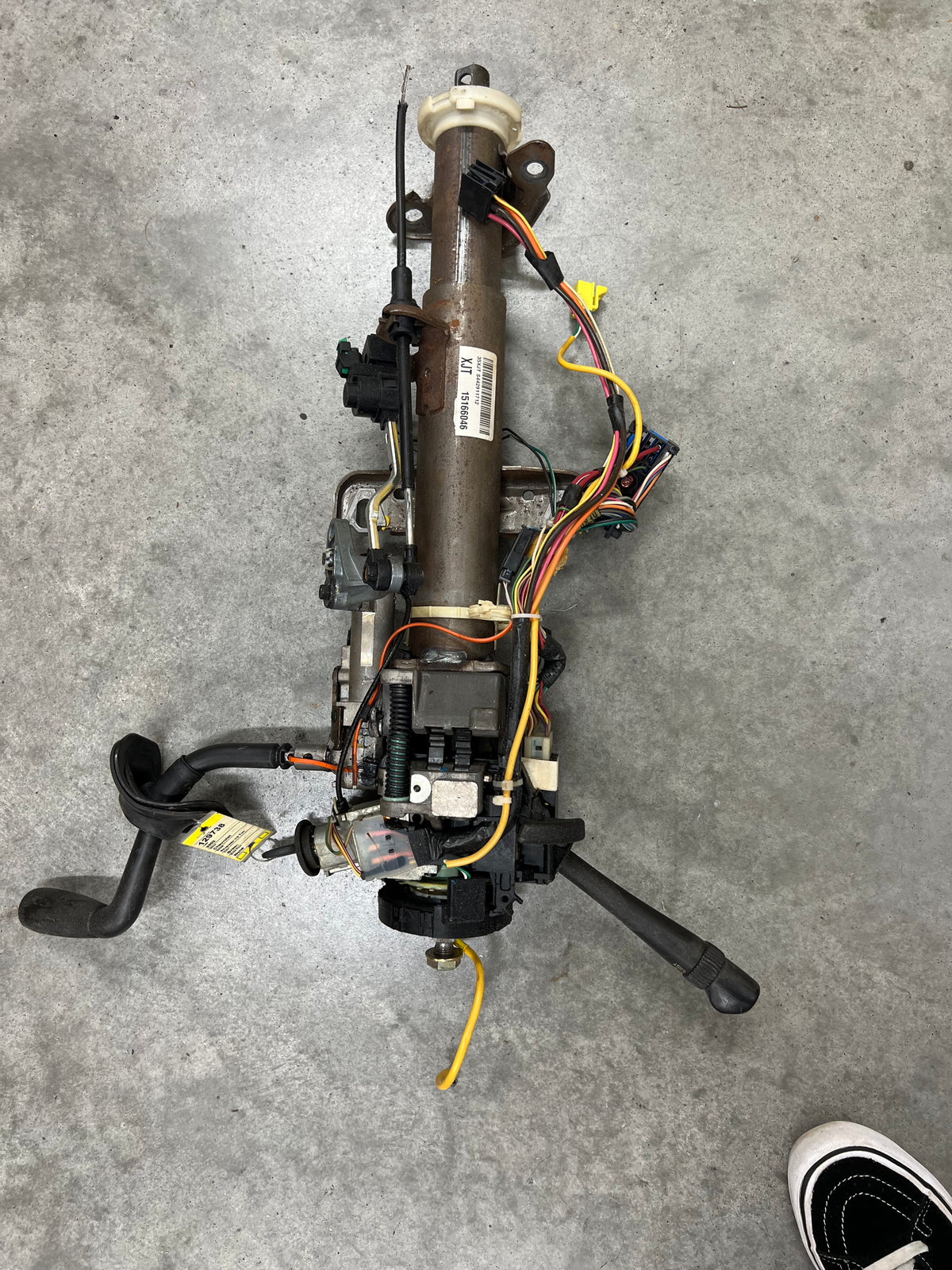 OEM Steering Column w/KEY for 2003-2006 GM Full Size Trucks