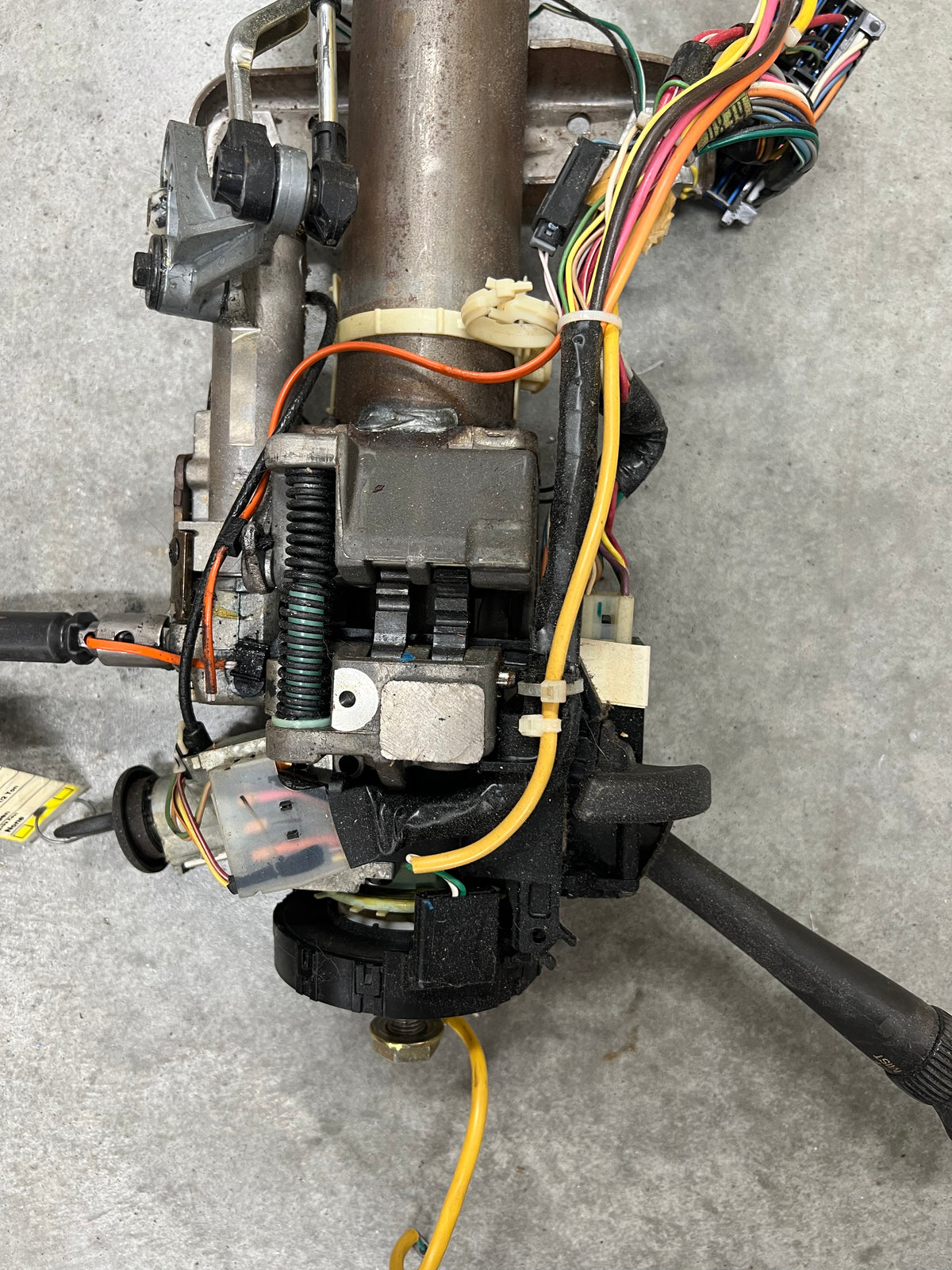 OEM Steering Column w/KEY for 2003-2006 GM Full Size Trucks