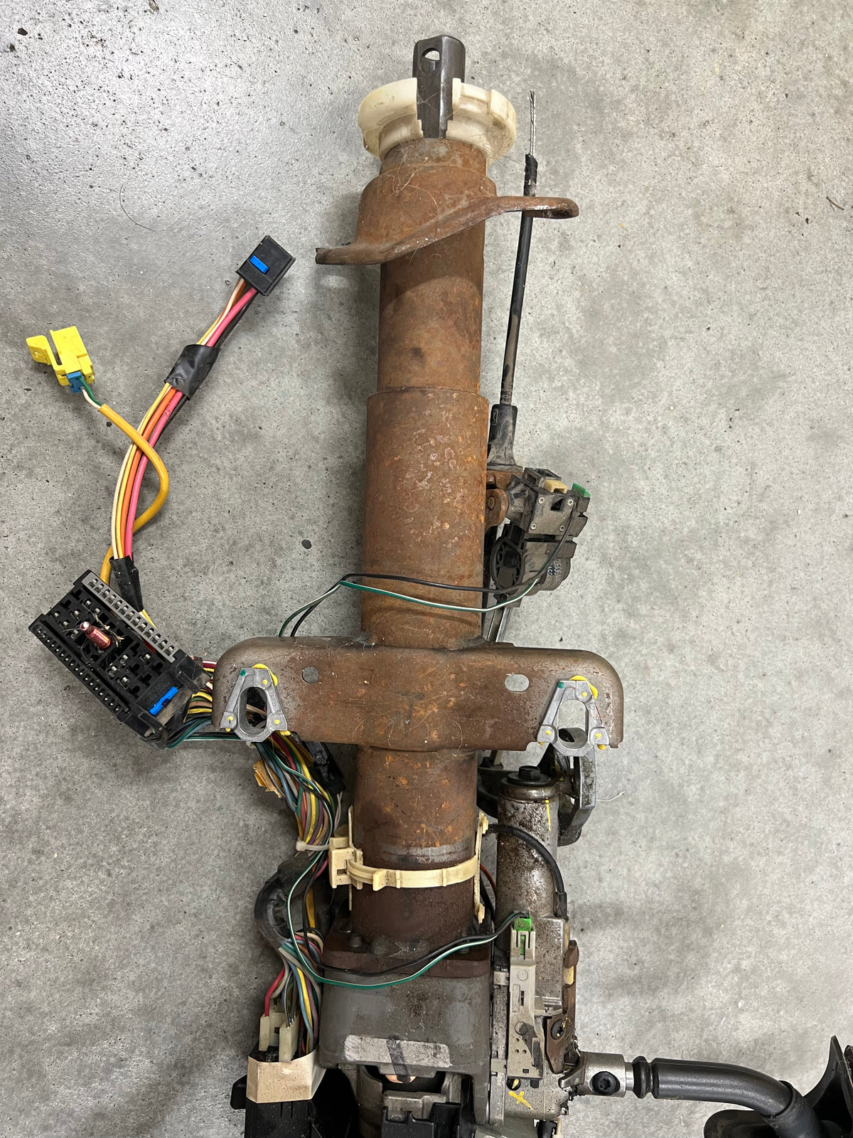OEM Steering Column w/KEY for 2003-2006 GM Full Size Trucks
