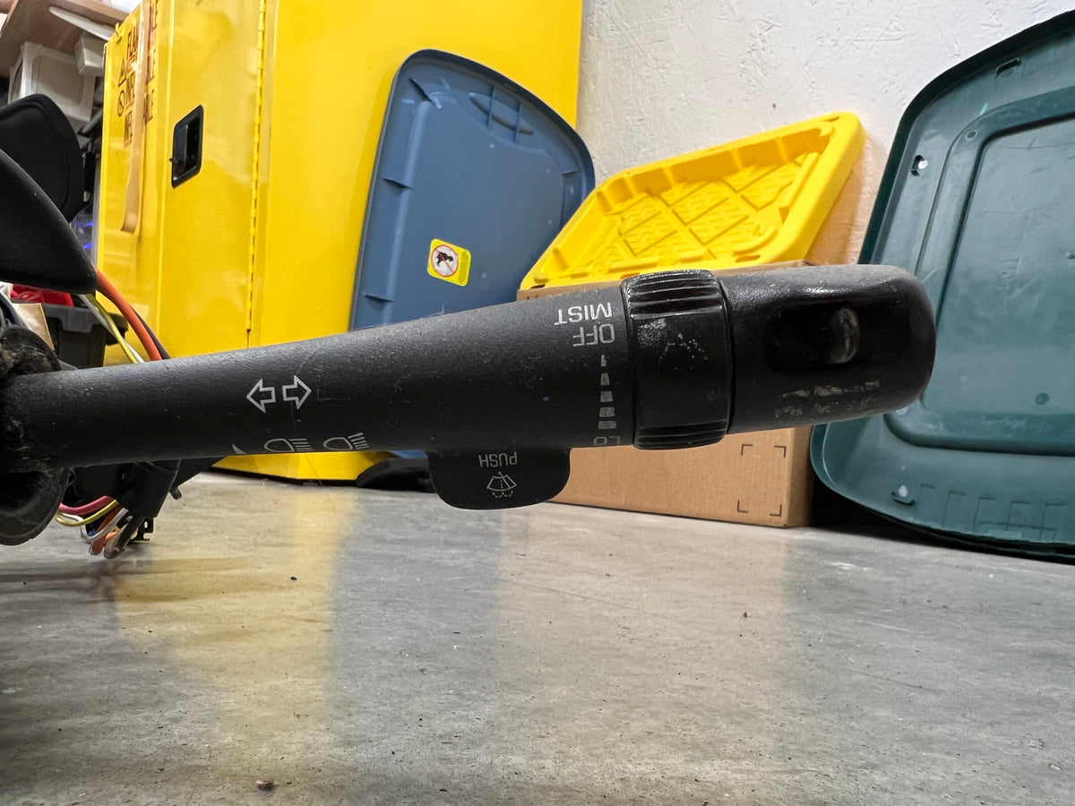 OEM Steering Column w/KEY for 2000-2002 GM Full Size Trucks