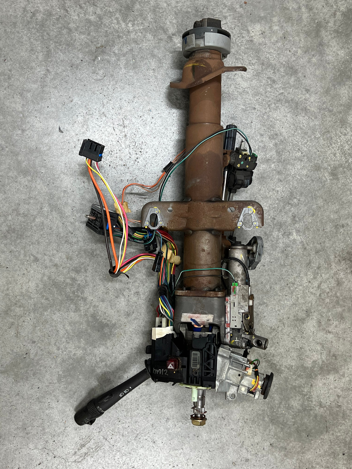 OEM Steering Column w/KEY for 2000-2002 GM Full Size Trucks