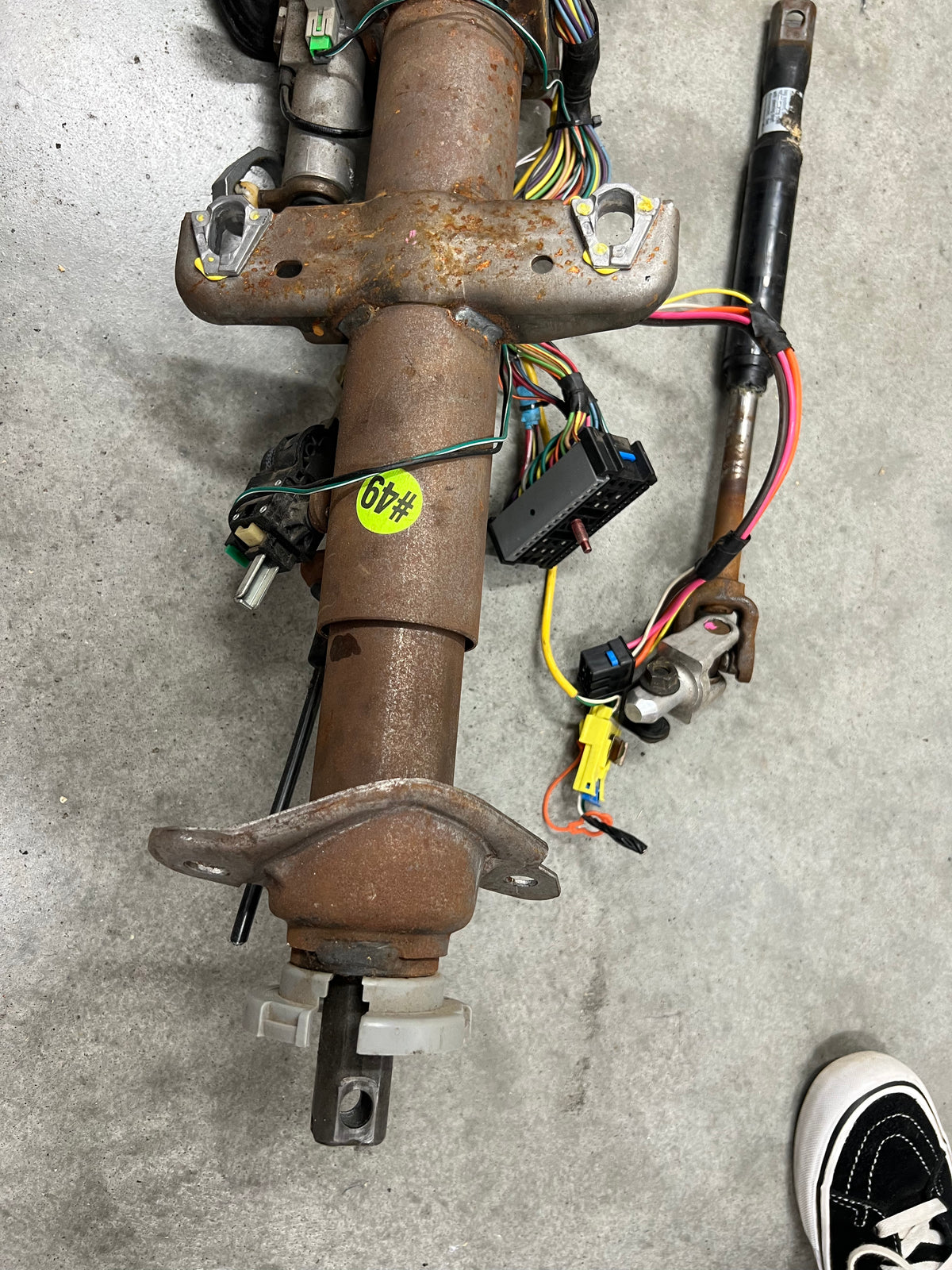 OEM Steering Column w/KEY for 2003-2006 GM Full Size Trucks