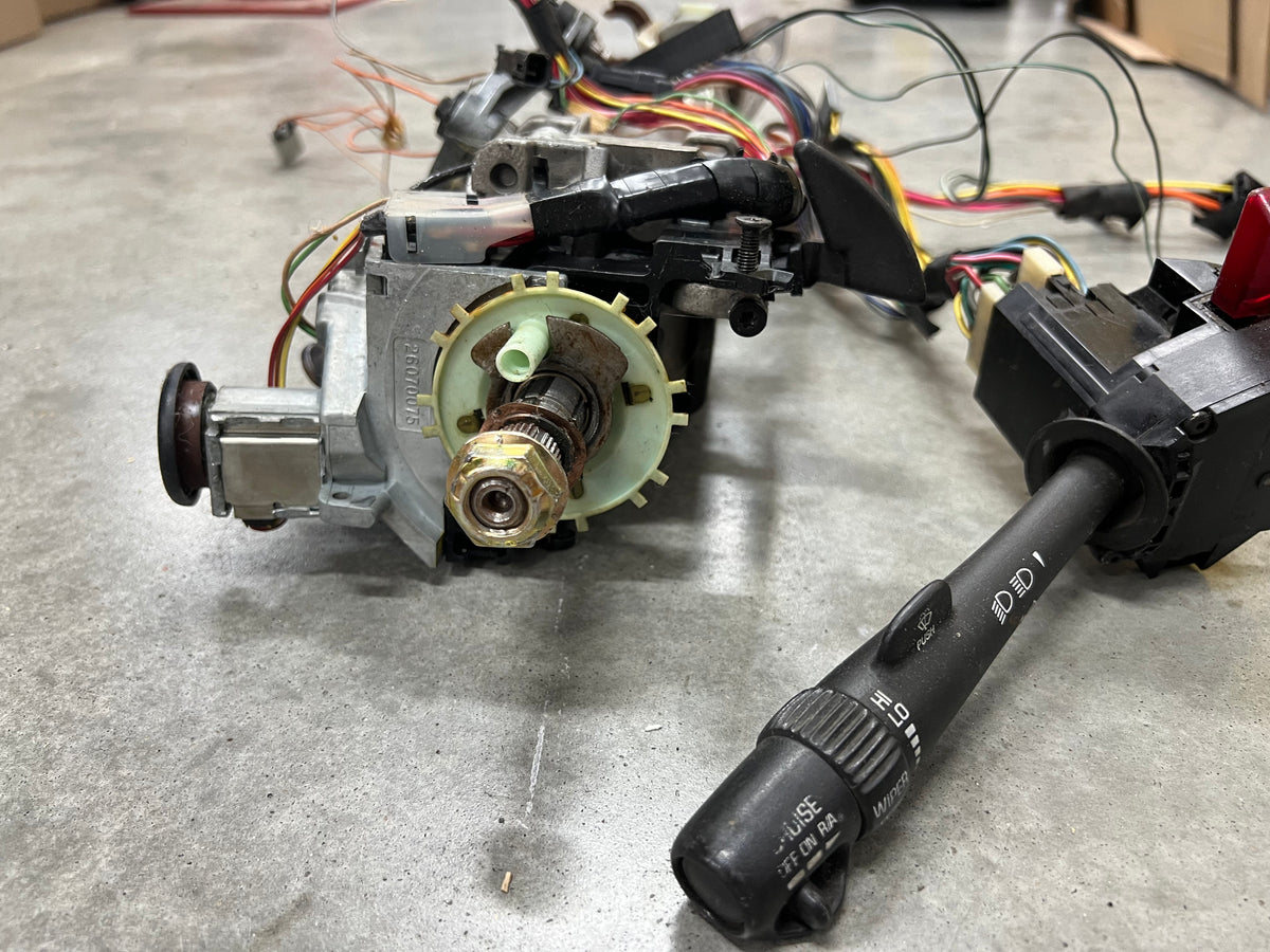 OEM Steering Column w/KEY for 2000-2002 GM Full Size Trucks