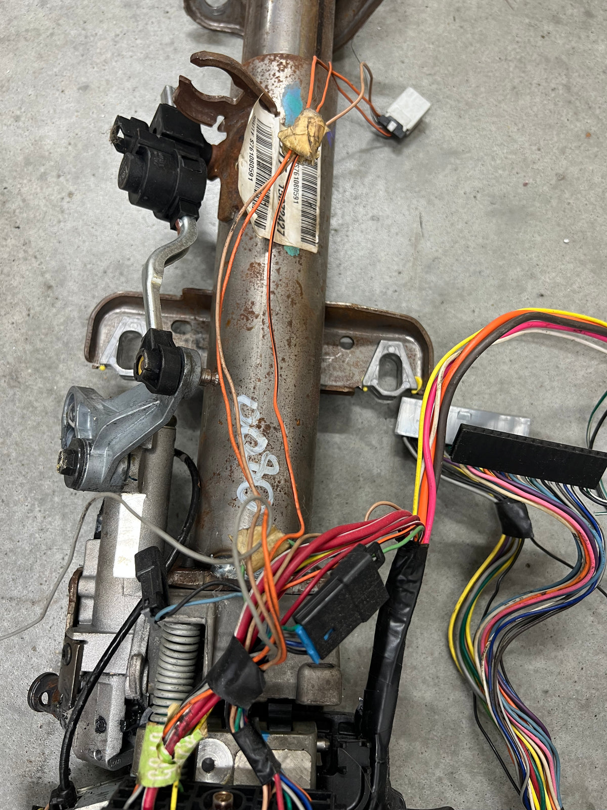 OEM Steering Column w/KEY for 2000-2002 GM Full Size Trucks