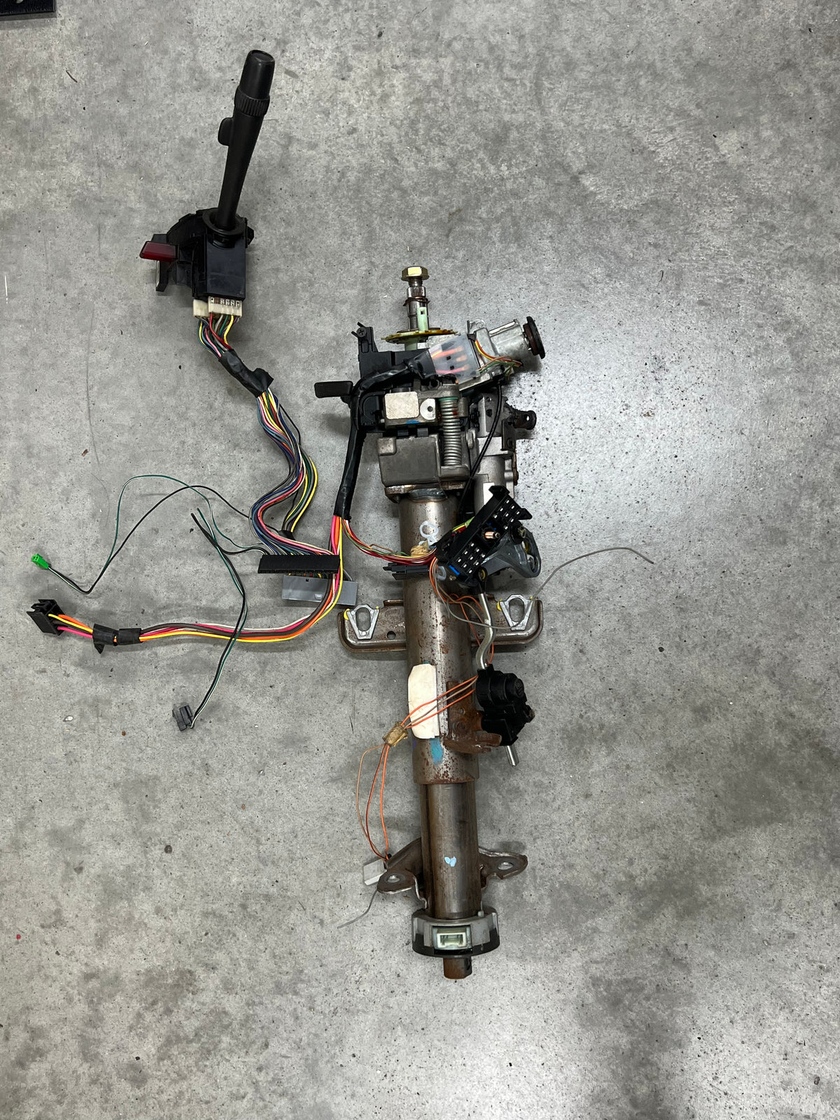 OEM Steering Column w/KEY for 2000-2002 GM Full Size Trucks