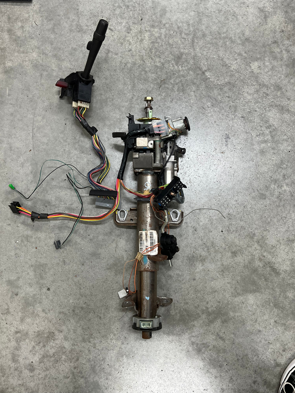 OEM Steering Column w/KEY for 2000-2002 GM Full Size Trucks