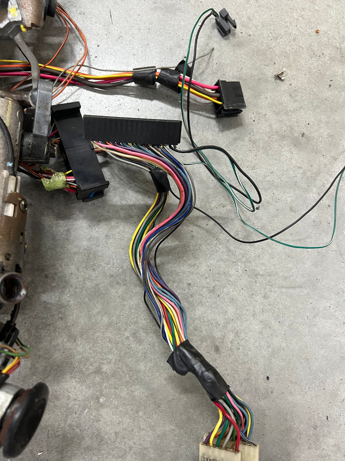 OEM Steering Column w/KEY for 2000-2002 GM Full Size Trucks