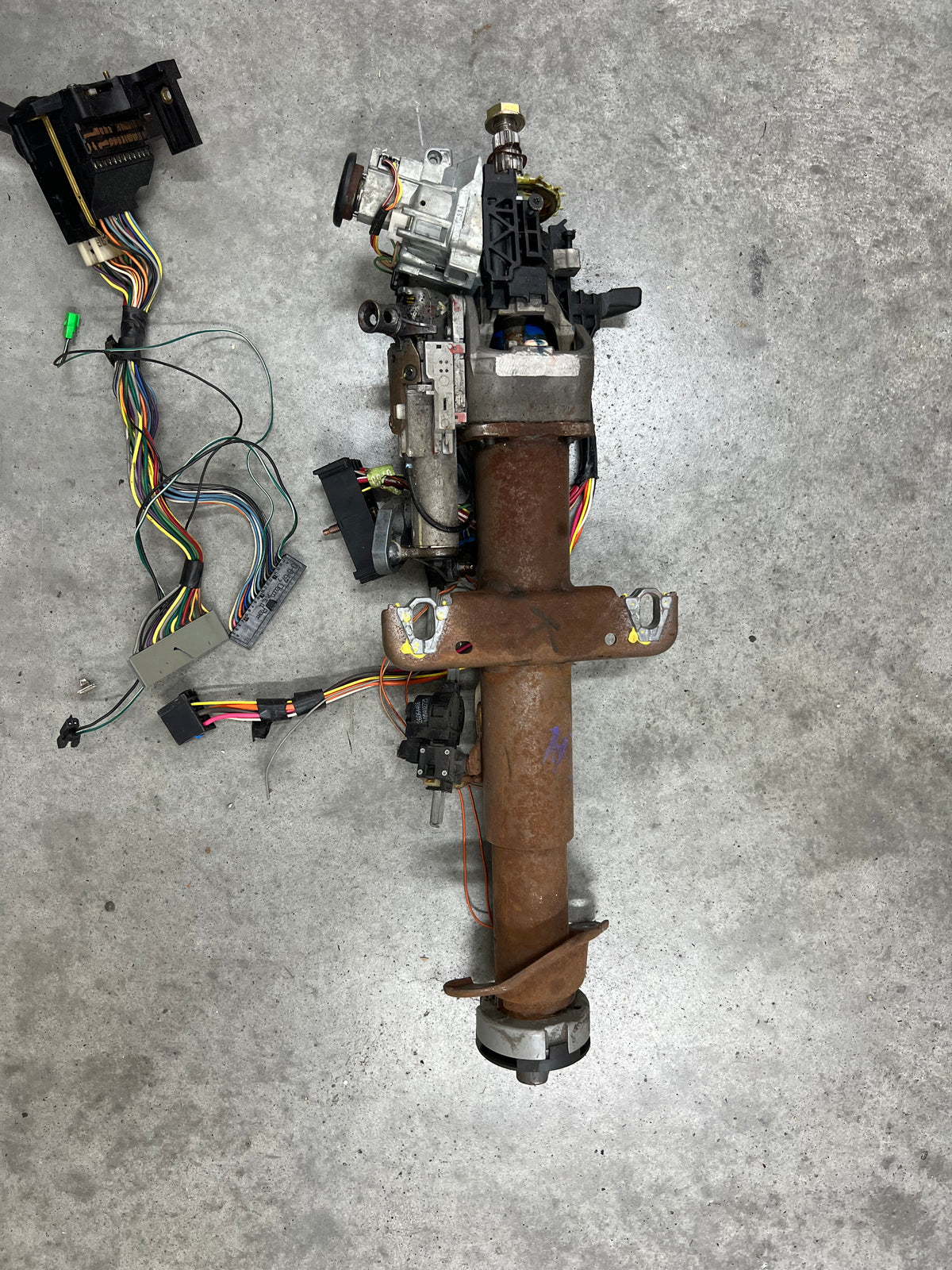 OEM Steering Column w/KEY for 2000-2002 GM Full Size Trucks