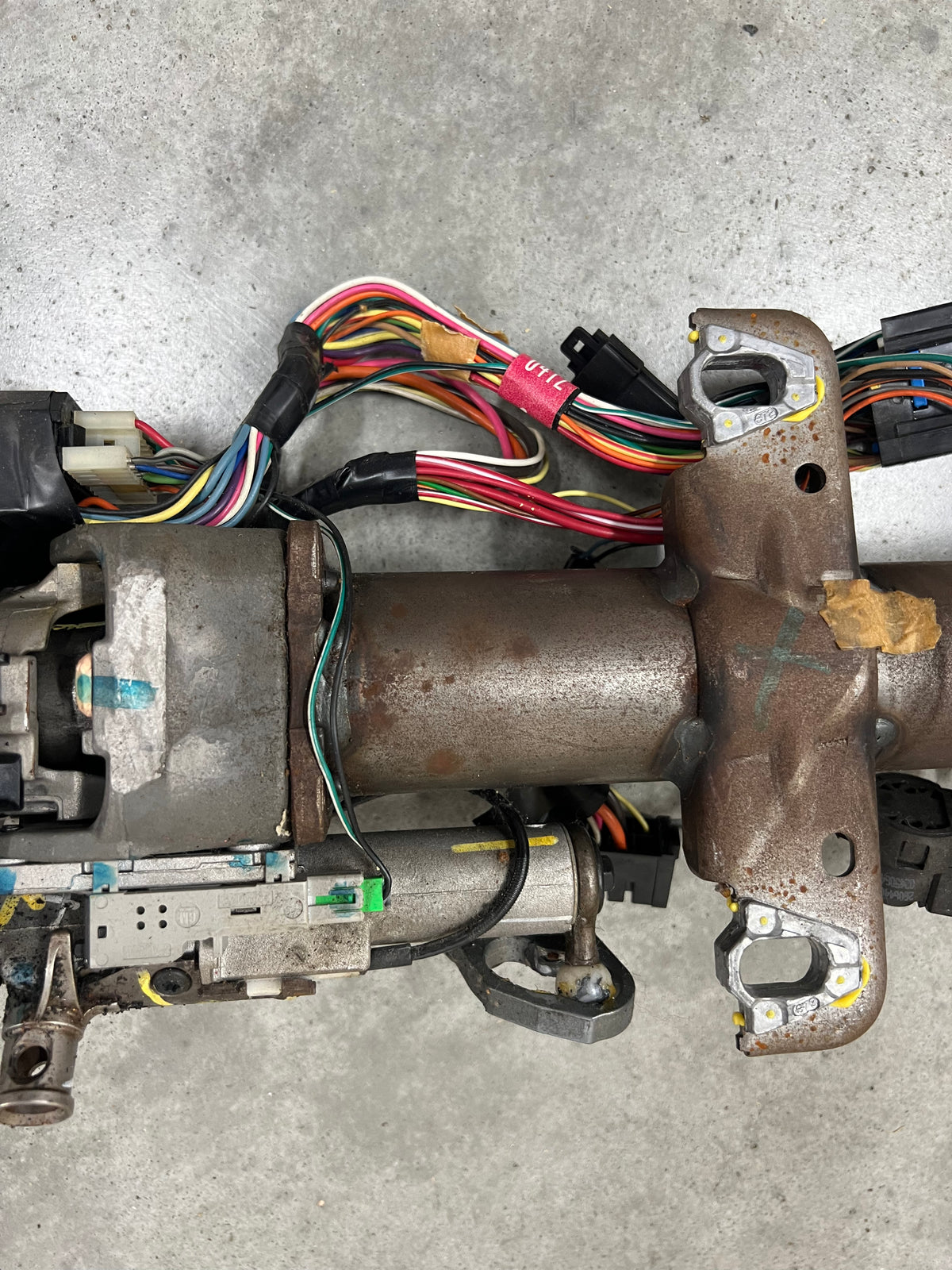 OEM Steering Column w/KEY for 2000-2002 GM Full Size Trucks