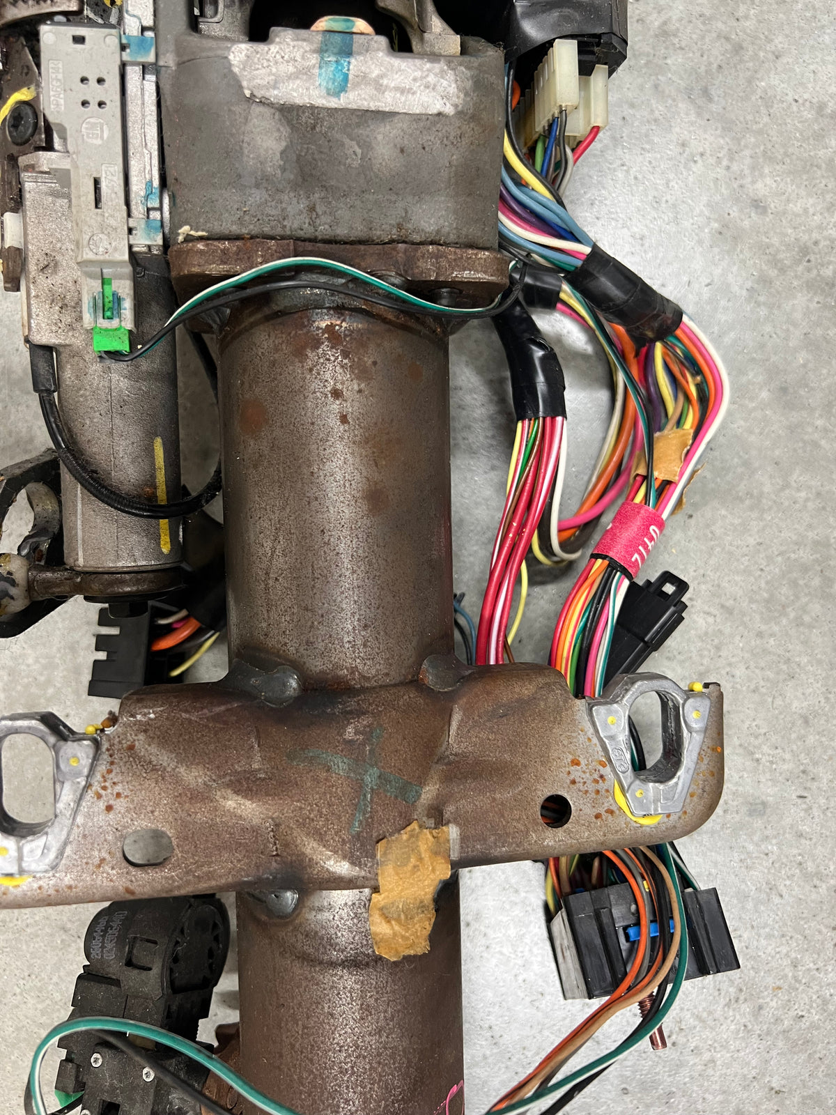 OEM Steering Column w/KEY for 2000-2002 GM Full Size Trucks