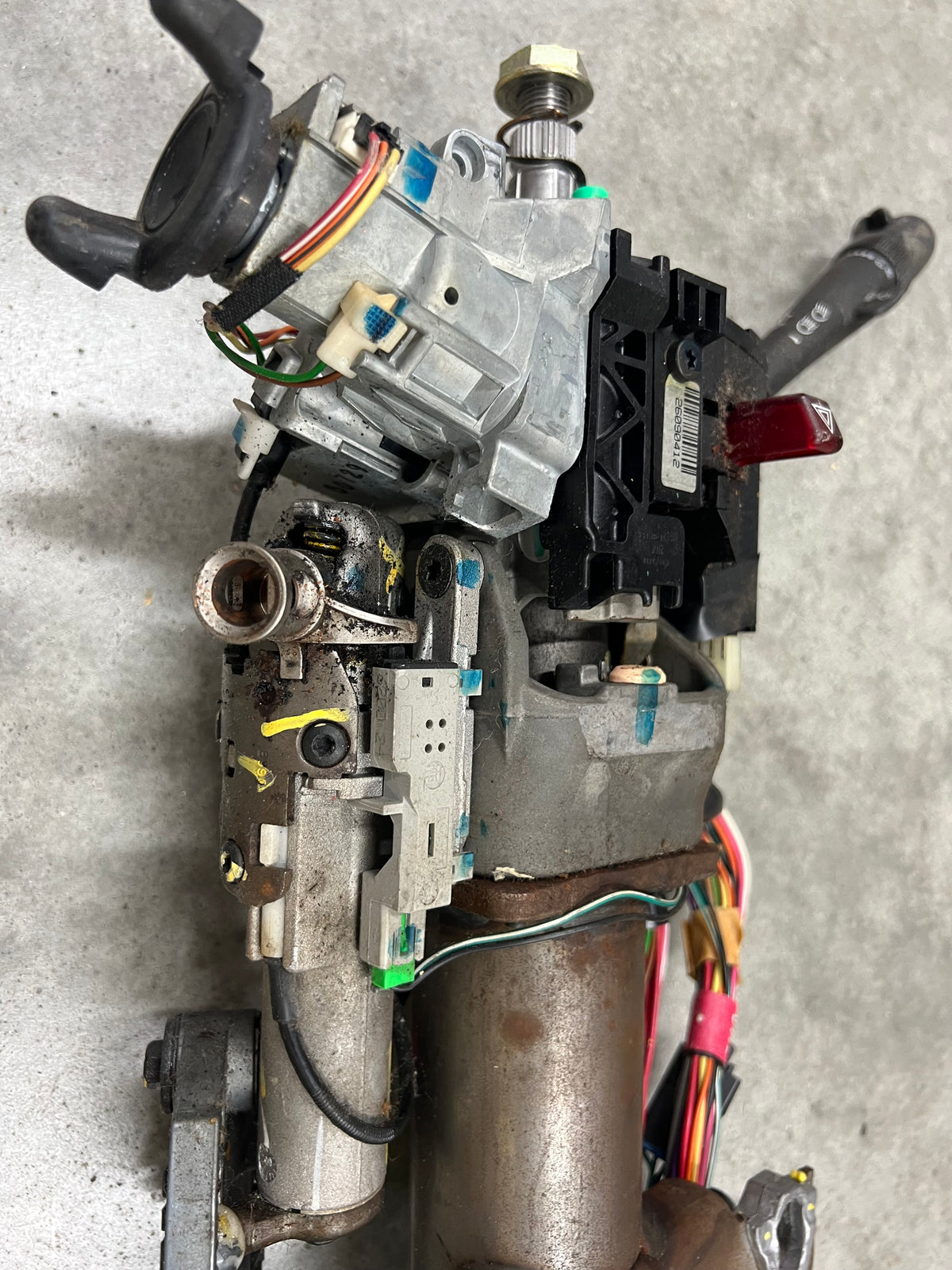 OEM Steering Column w/KEY for 2000-2002 GM Full Size Trucks