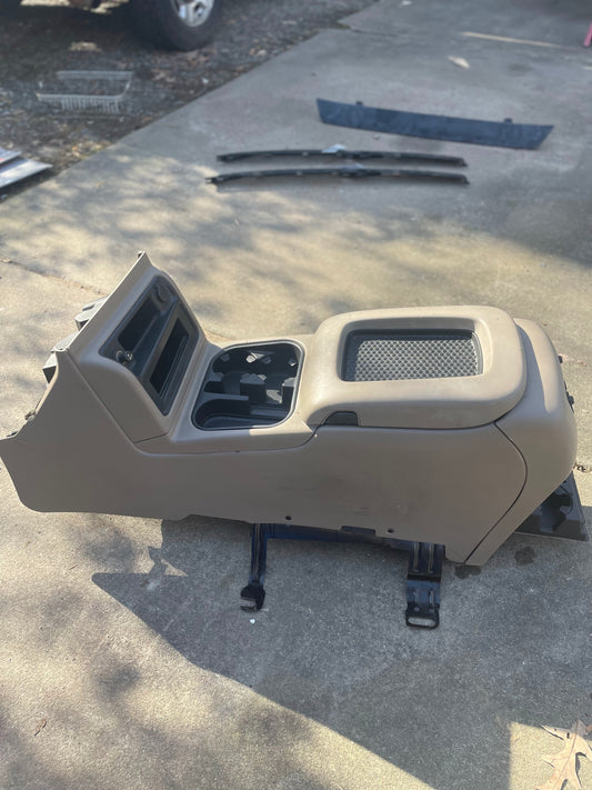 OEM Center Console in Light Neutral 52I for 2003-2007 Chevy Silverado, Tahoe, Suburban, and more
