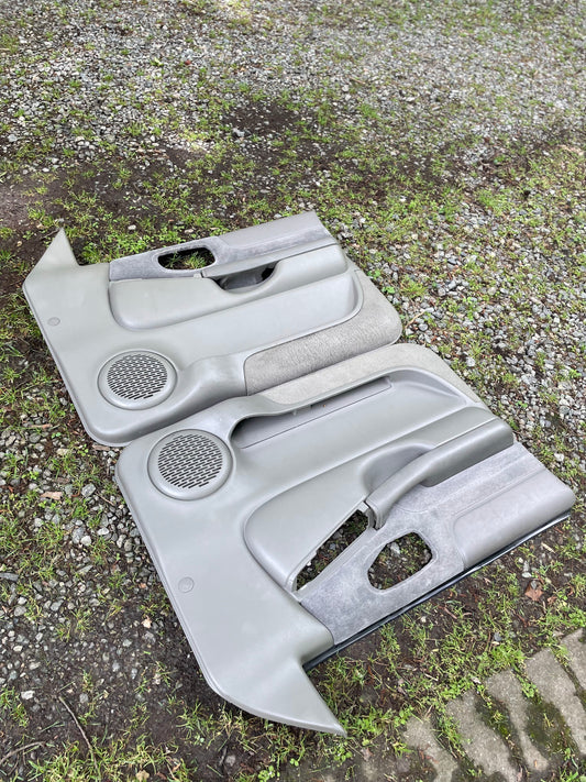 OEM Pair of Front Power Door Panels in Light Gray for 1998-2005 Chevy S10 GMC Sonoma and more