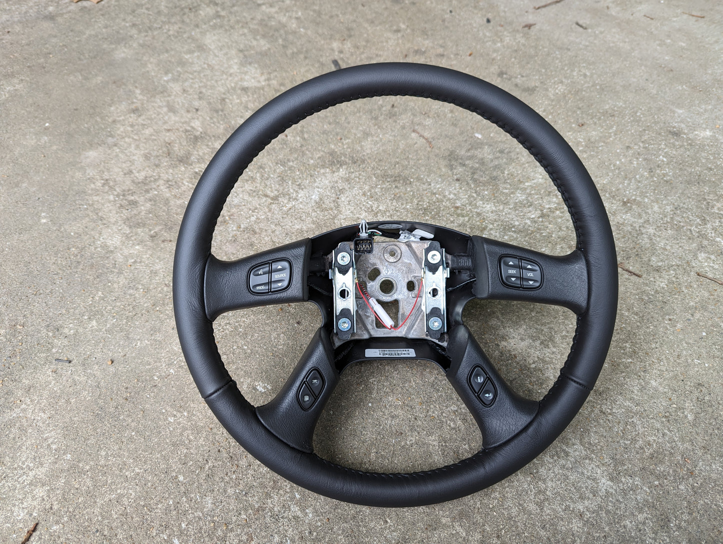 NEW Leather OEM Steering Wheel for 2002-2009 GM Chevy Silverado Trailblazer and more