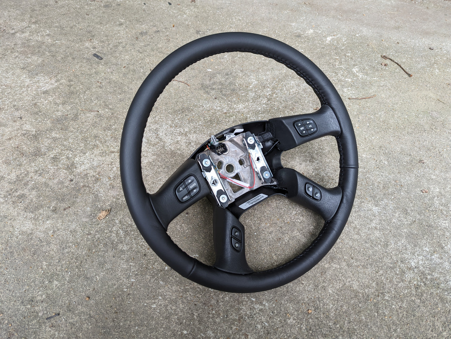 NEW Leather OEM Steering Wheel for 2002-2009 GM Chevy Silverado Trailblazer and more