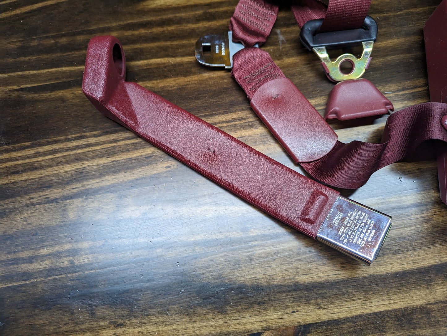 NOS Passenger Seat Belt Retractor & Buckle in Red for 1982 - 1993 Chevy S10, GMC S15