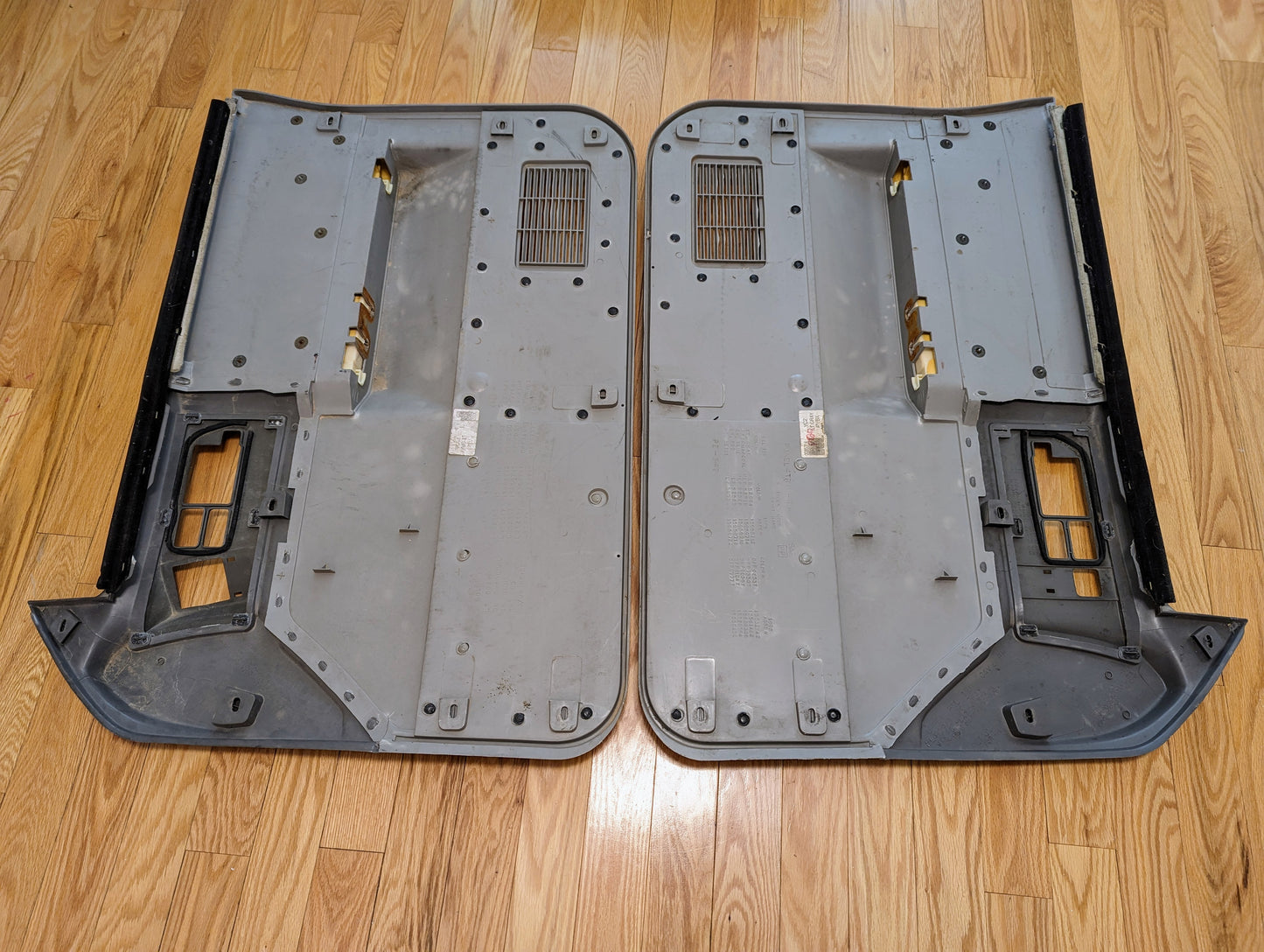 OEM Pair of Front Power Door Panels in light Gray for 1986-1993 Chevy S10 GMC S15 and more