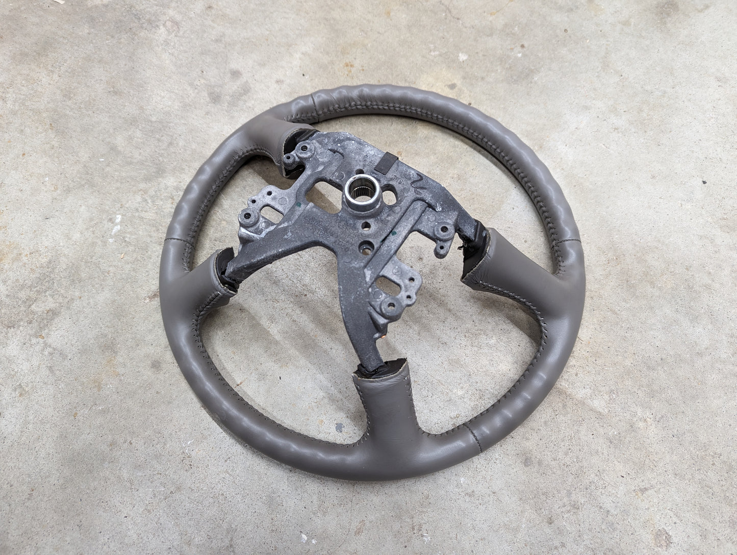 OEM Leather Steering Wheel in Gray for 1999-2005 GMC Denali Chevy Silverado S10 and more