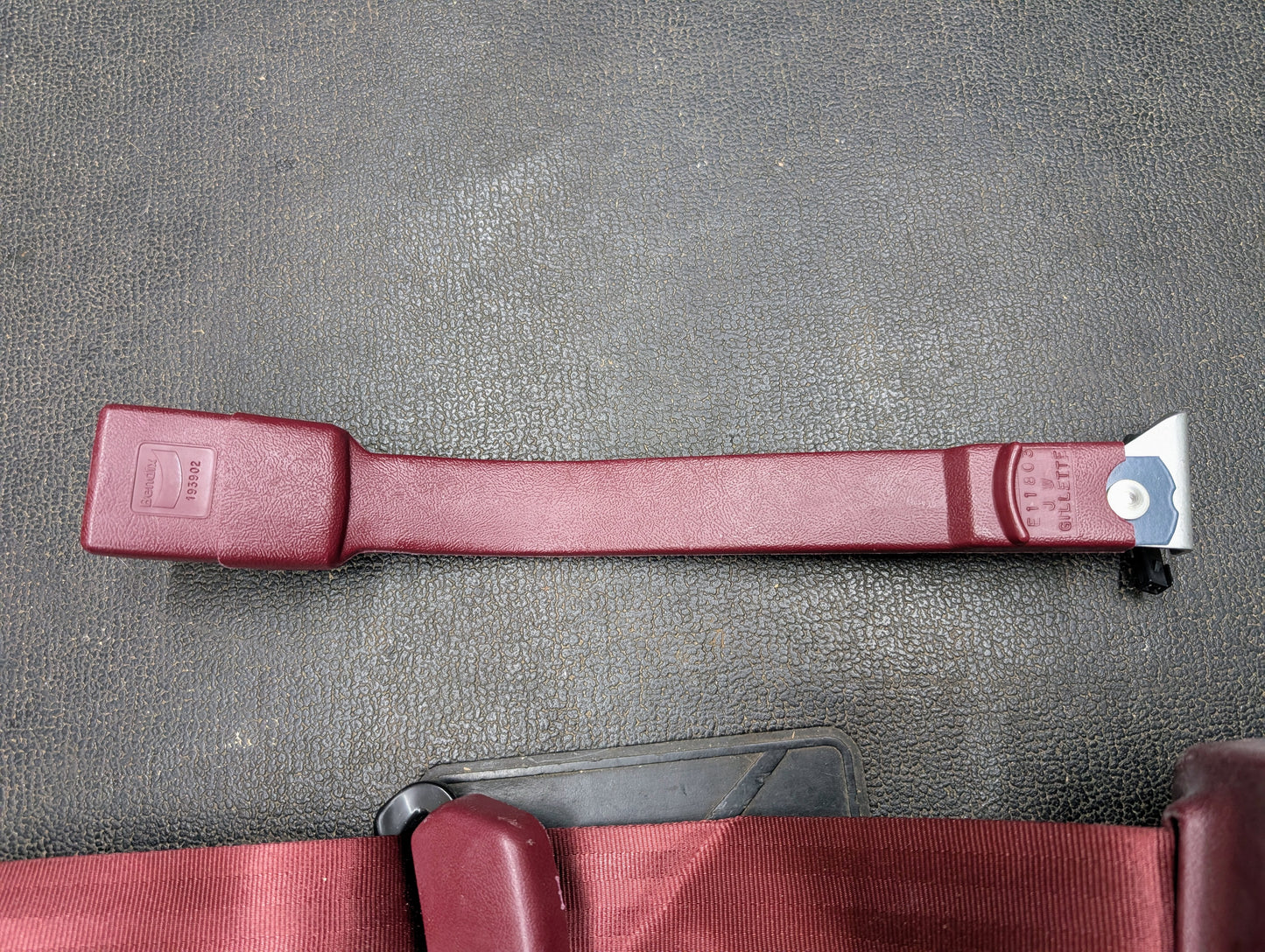 NOS Driver Bucket Seat Belt Retractor & Buckle in Red for 1988 - 1994 Chevy/GMC C/K Trucks