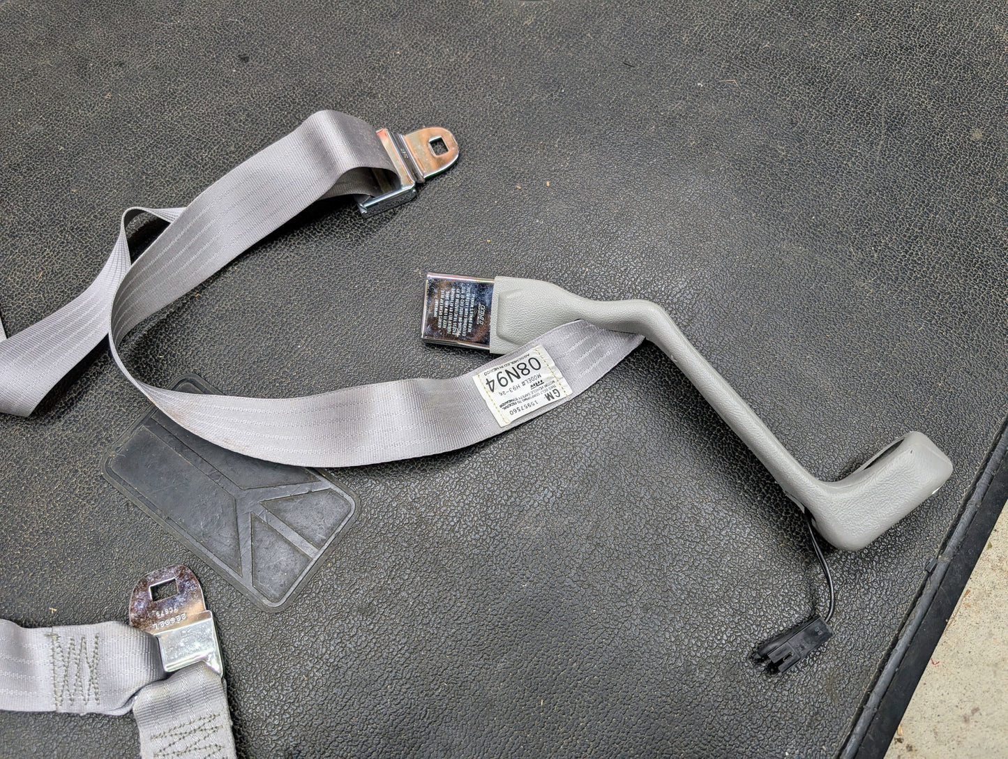 NOS Driver Seat Belt Retractor & Buckle in Gray for 1991 - 1994 Chevy S10 Blazer, and more