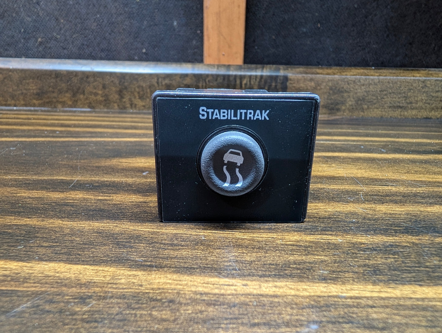 Stability/Traction Control System Stabilitrak Switch for 2002 Cadillac Escalade