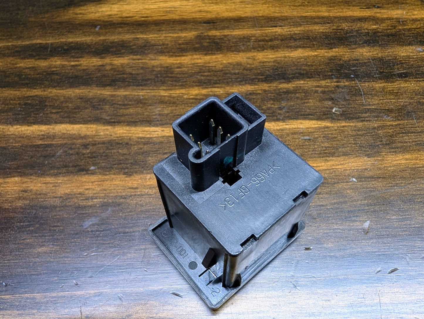 Stability/Traction Control System Stabilitrak Switch for 2002 Cadillac Escalade