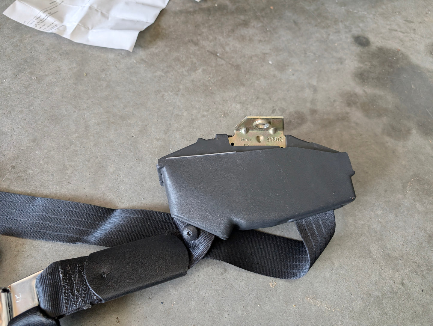 NOS Passenger Seat Belt Retractor & Buckle in Charcoal for 1982 - 1993 Chevy S10, GMC S15