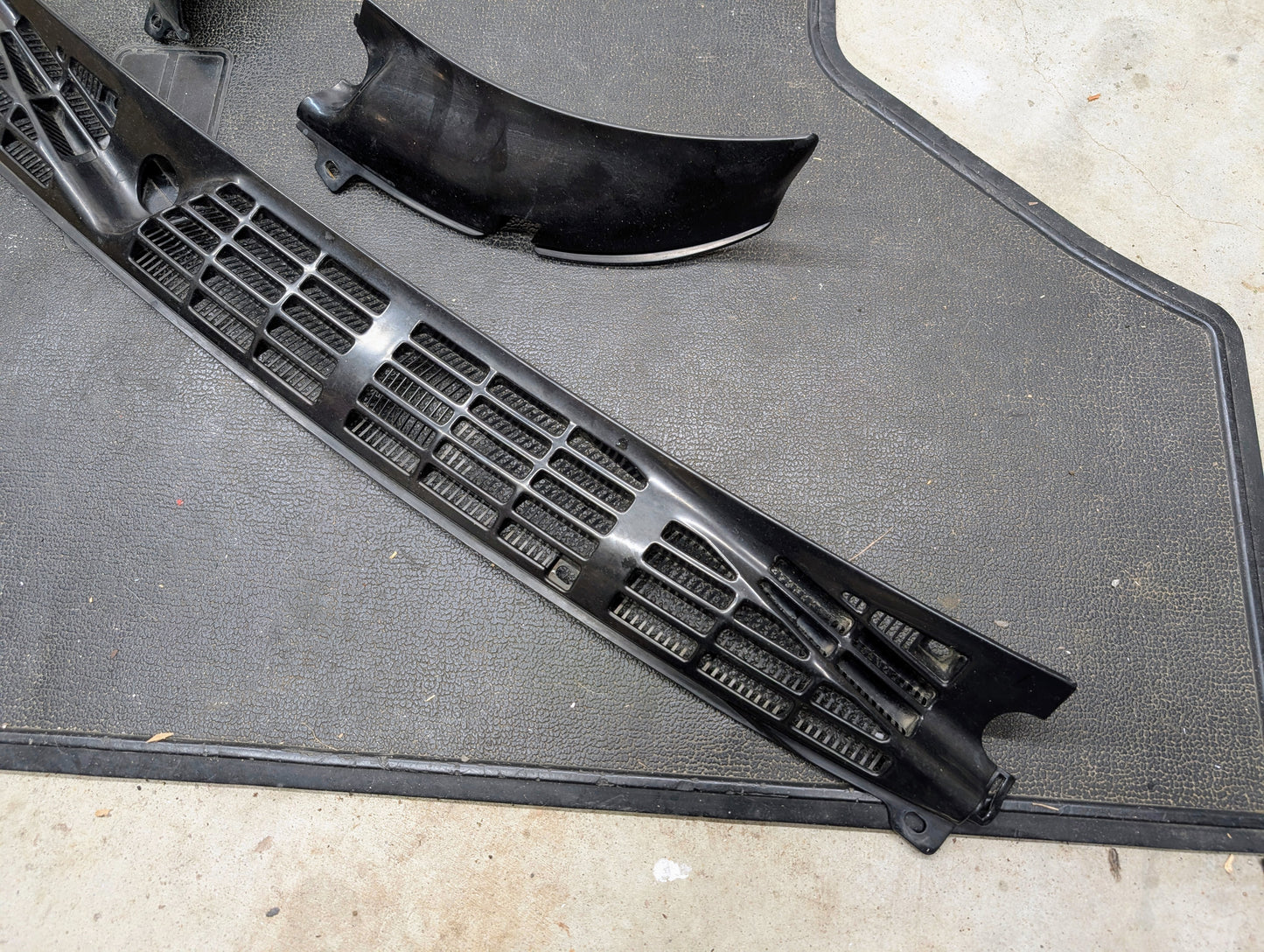 OEM Wiper Cowl Cover Set for 1994-2005 Chevrolet S10, Blazer, and more