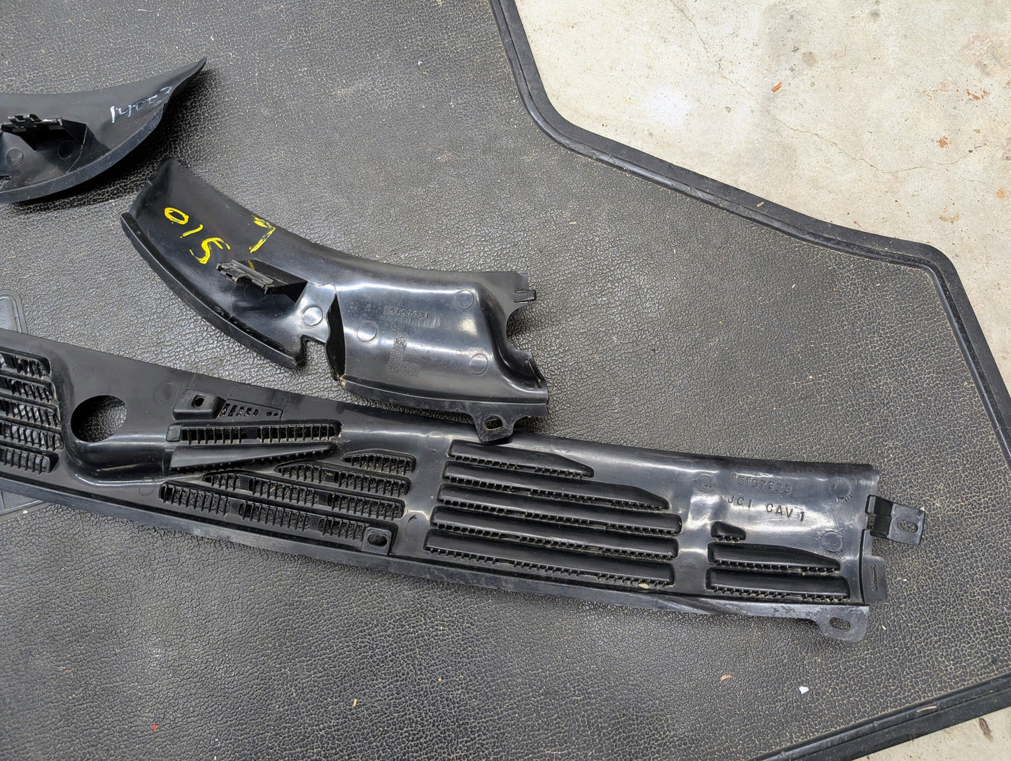 OEM Wiper Cowl Cover Set for 1994-2005 Chevrolet S10, Blazer, and more