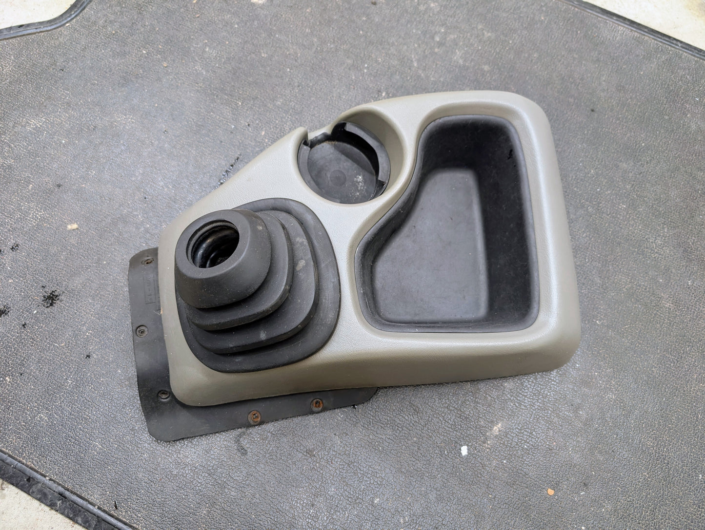 OEM Short Center Console for Manual Trans in Pewter for 1998-2004 Chevy S10 GMC Sonoma and more