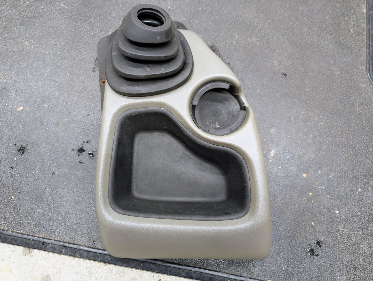 OEM Short Center Console for Manual Trans in Pewter for 1998-2004 Chevy S10 GMC Sonoma and more