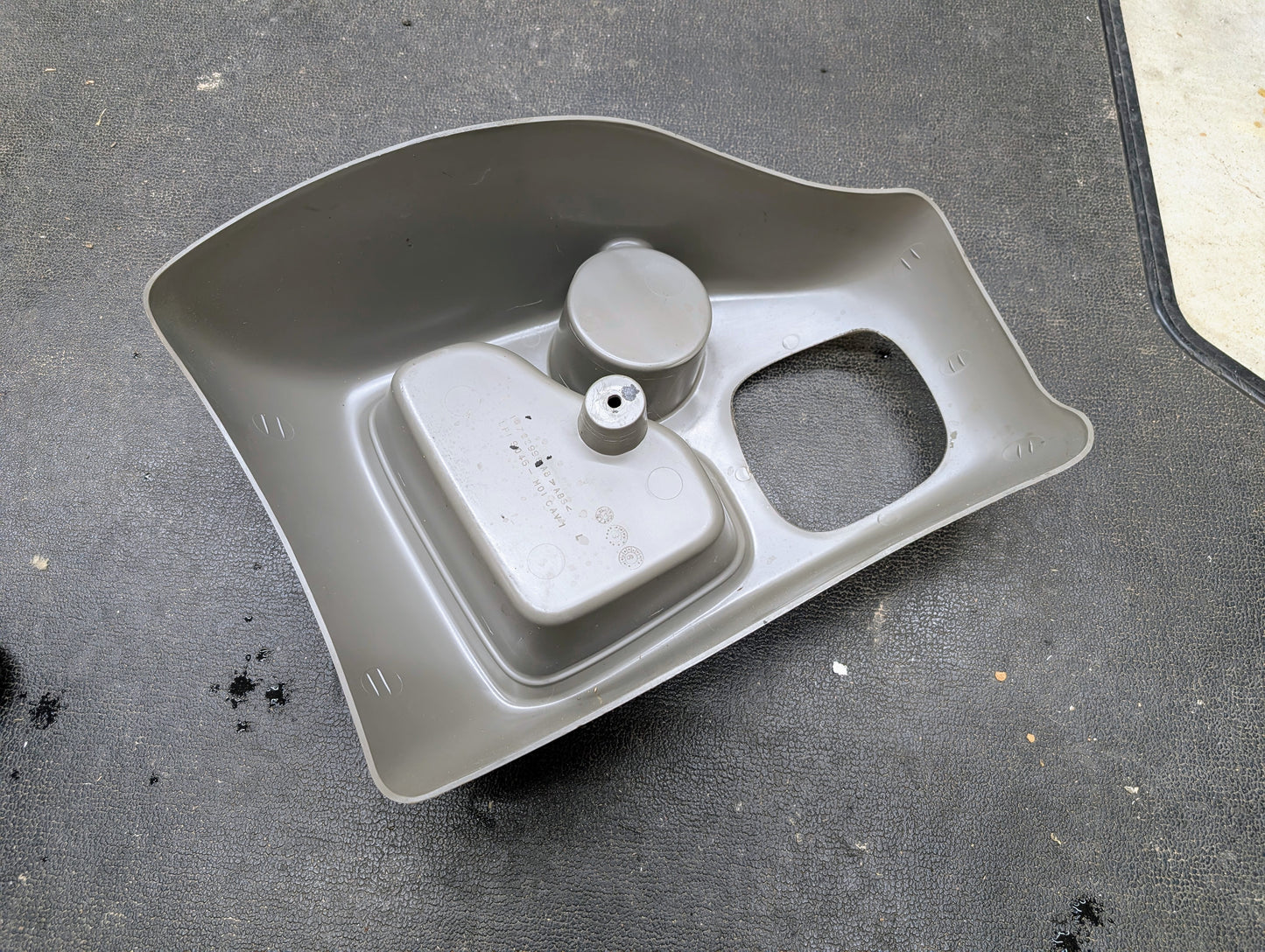 OEM Short Center Console for Manual Trans in Pewter for 1998-2004 Chevy S10 GMC Sonoma and more