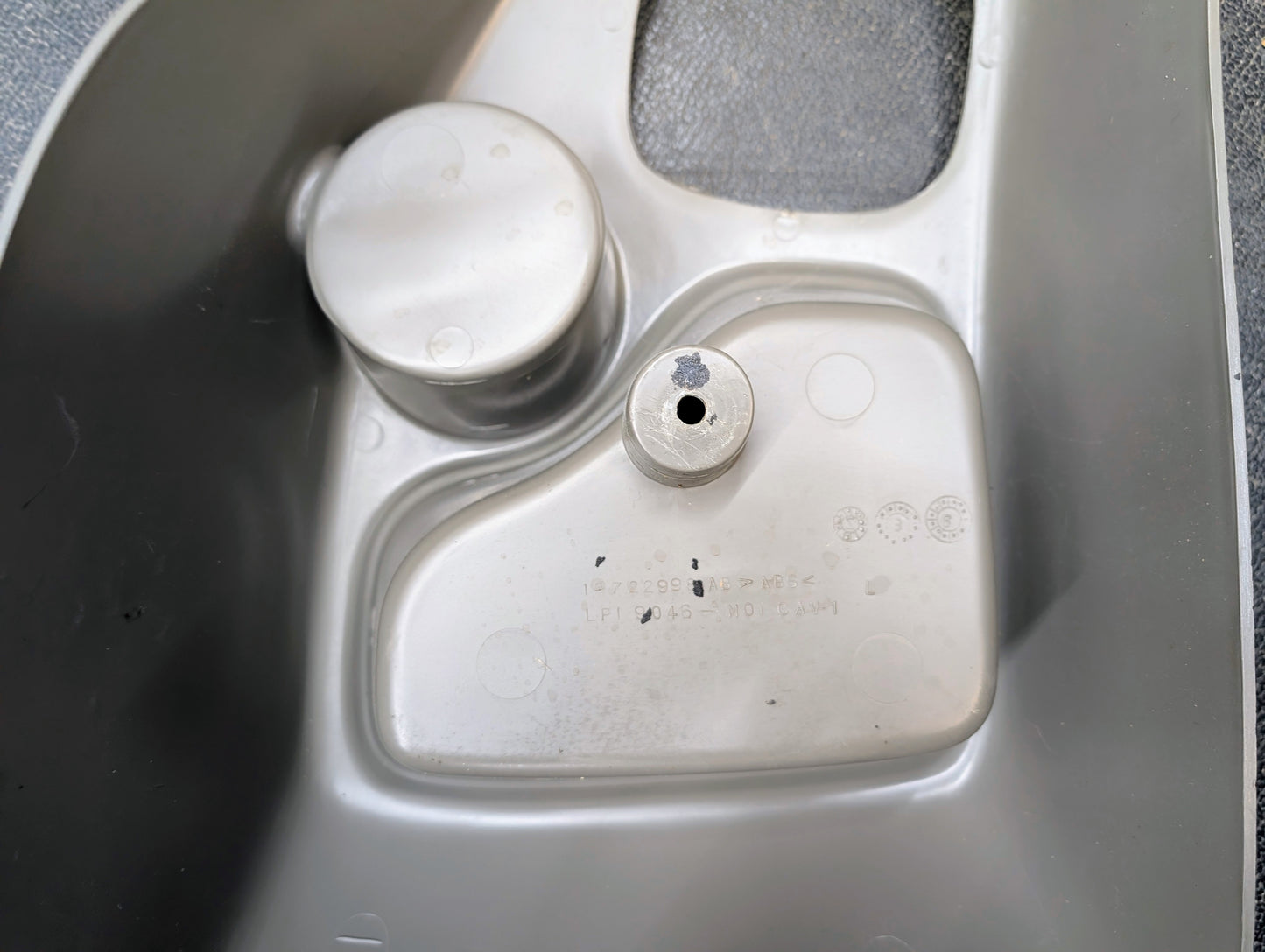 OEM Short Center Console for Manual Trans in Pewter for 1998-2004 Chevy S10 GMC Sonoma and more