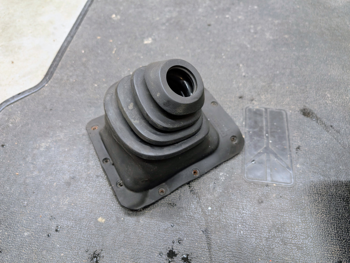 OEM Short Center Console for Manual Trans in Pewter for 1998-2004 Chevy S10 GMC Sonoma and more