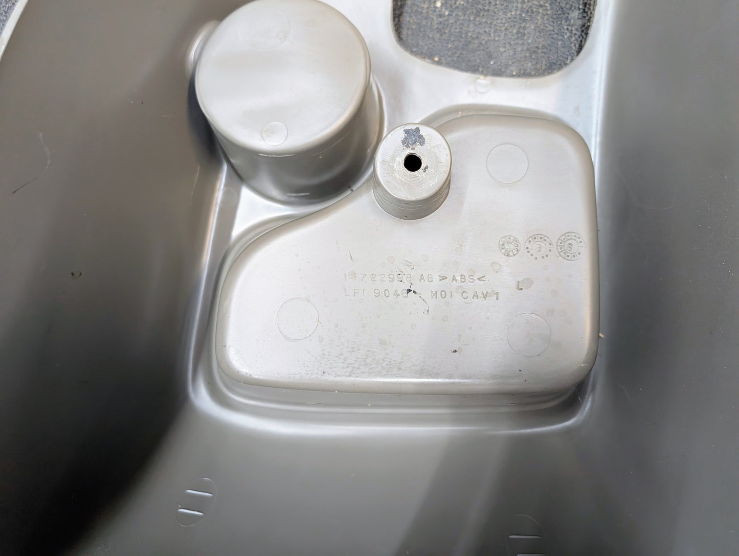 OEM Short Center Console for Manual Trans in Pewter for 1998-2004 Chevy S10 GMC Sonoma and more