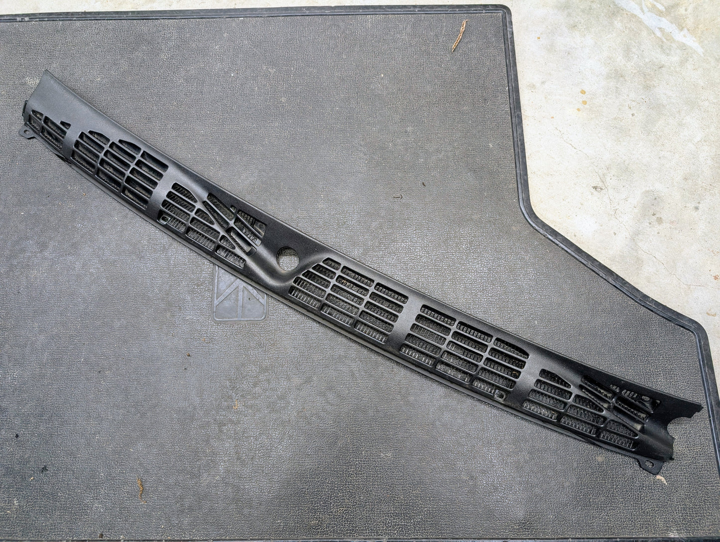 OEM Wiper Cowl Cover Center Trim with Texture for 1994-2005 Chevrolet S10, Blazer, and more