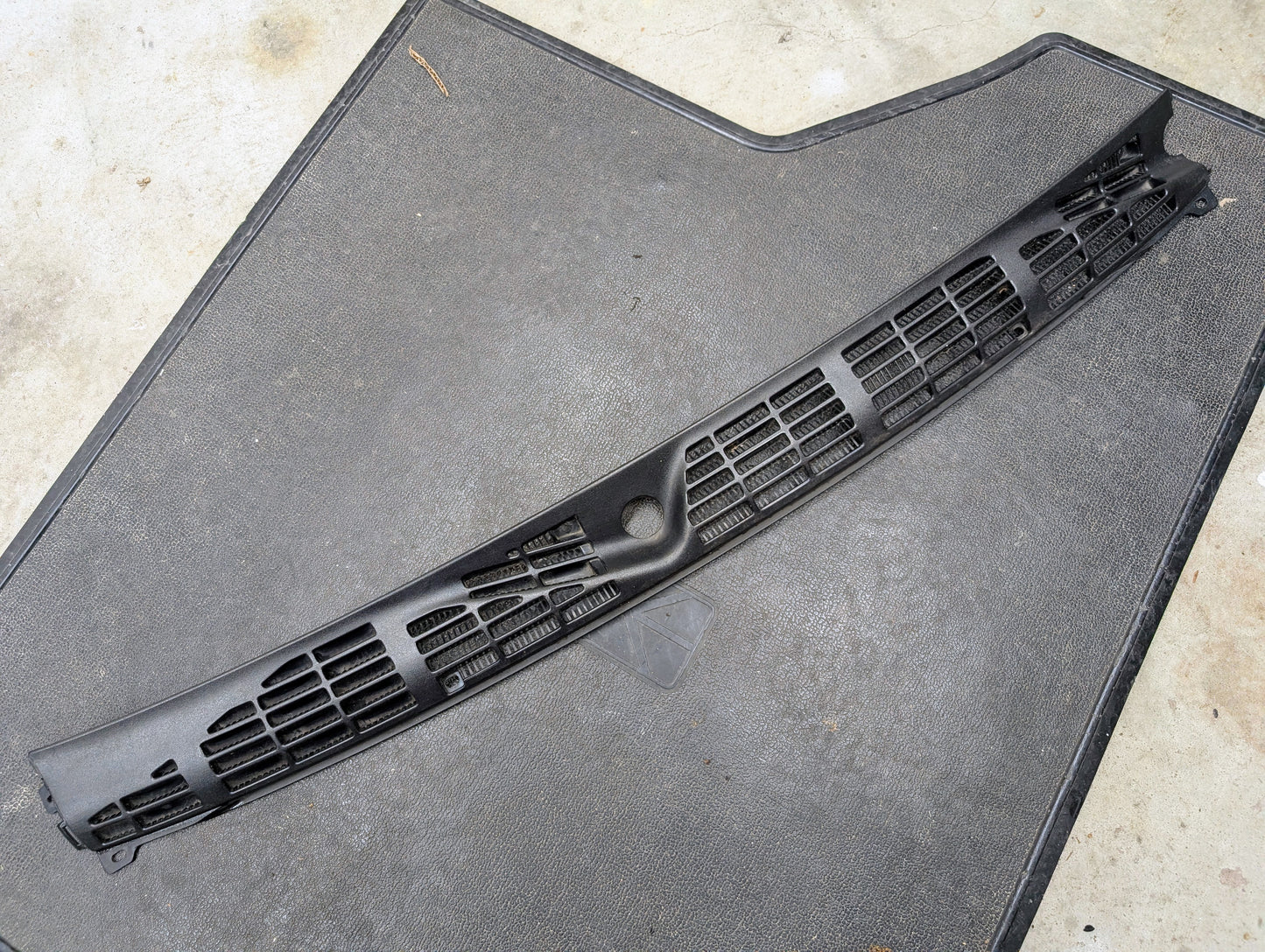 OEM Wiper Cowl Cover Center Trim with Texture for 1994-2005 Chevrolet S10, Blazer, and more