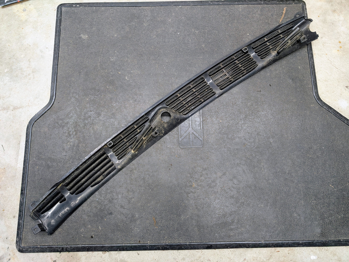 OEM Wiper Cowl Cover Center Trim with Texture for 1994-2005 Chevrolet S10, Blazer, and more