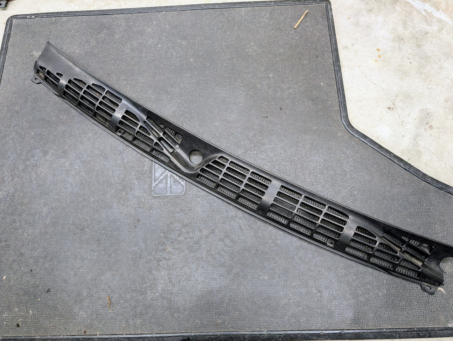 OEM Wiper Cowl Cover Center Trim for 1994-2005 Chevrolet S10, Blazer, and more