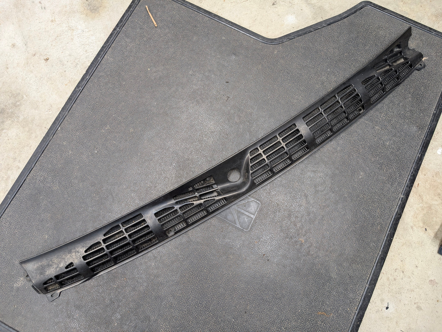 OEM Wiper Cowl Cover Center Trim for 1994-2005 Chevrolet S10, Blazer, and more