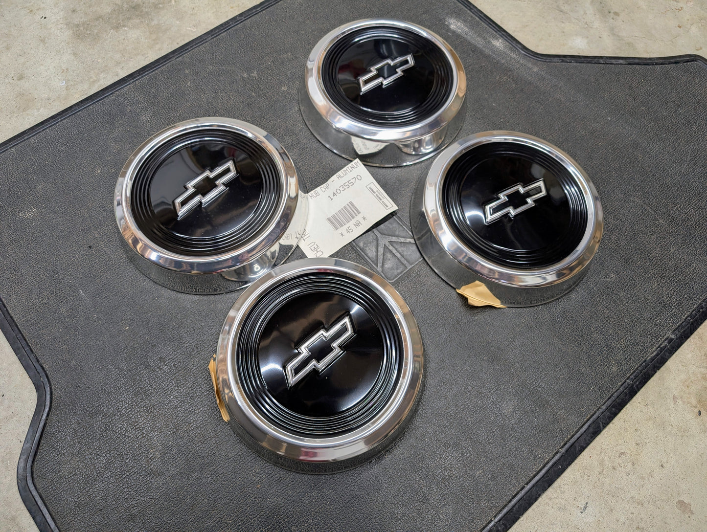 NOS Bowtie Dog Dish Wheel 10.5" Hub Cap SET for 1982 - 1999 Chevy S10, Blazer, Astro, and more