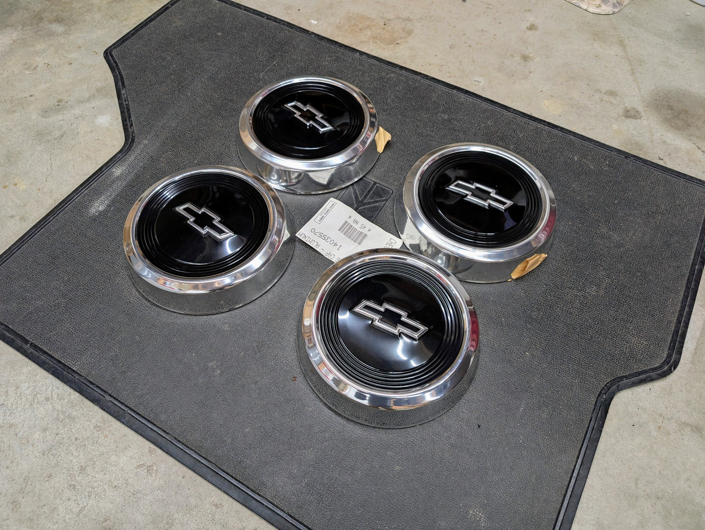 NOS Bowtie Dog Dish Wheel 10.5" Hub Cap SET for 1982 - 1999 Chevy S10, Blazer, Astro, and more