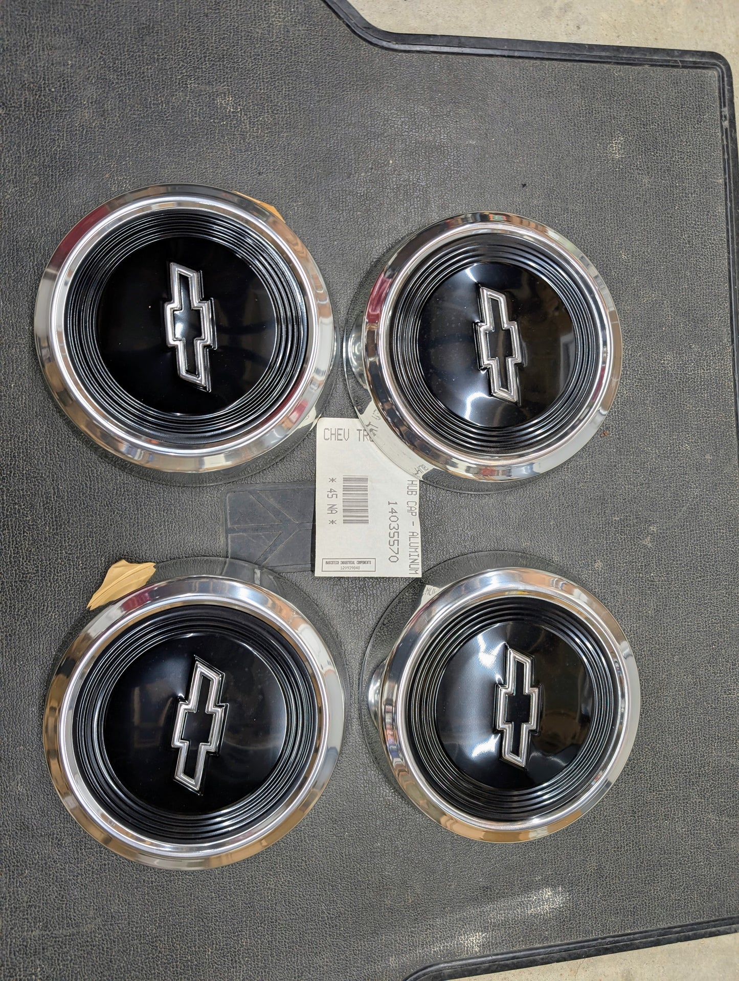 NOS Bowtie Dog Dish Wheel 10.5" Hub Cap SET for 1982 - 1999 Chevy S10, Blazer, Astro, and more