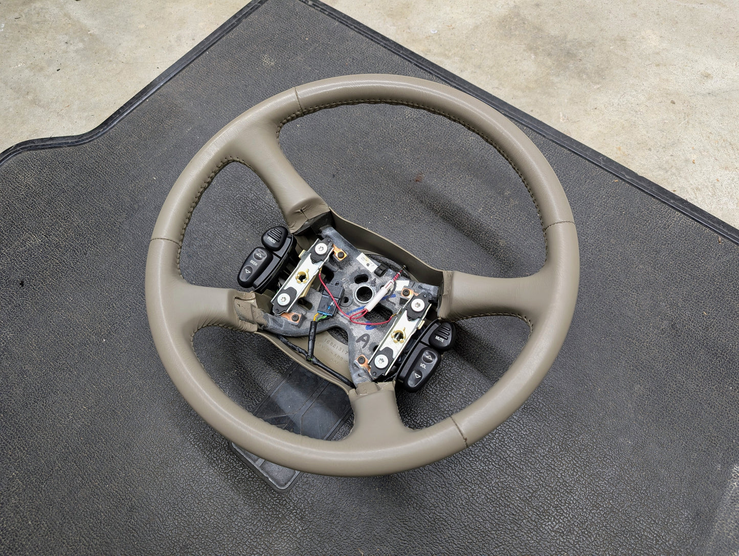 OEM Leather Steering Wheel in Neutral for 1999-2005 GMC Denali Chevy Silverado S10 and more